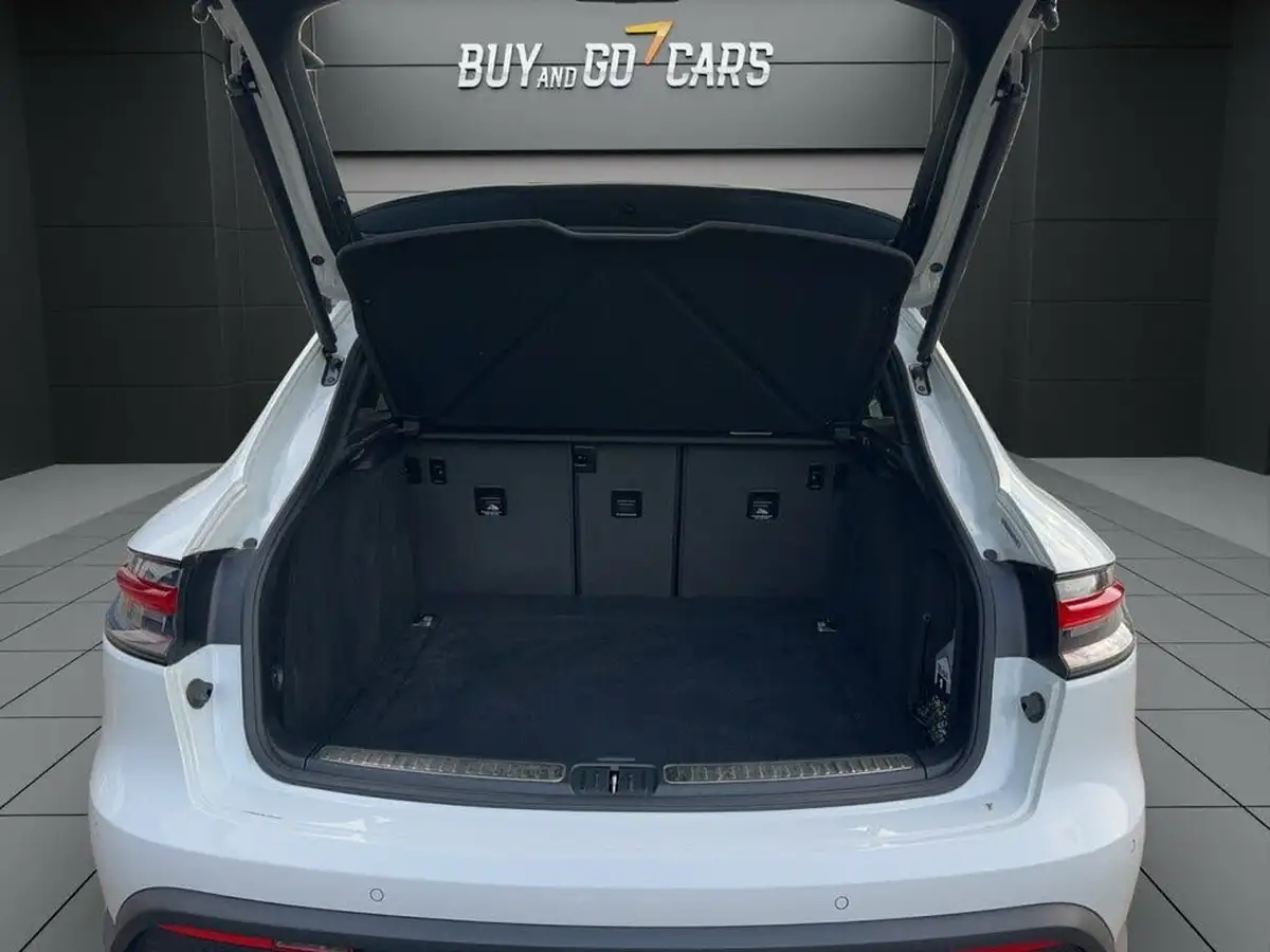2022-porsche-macan-20-big-33
