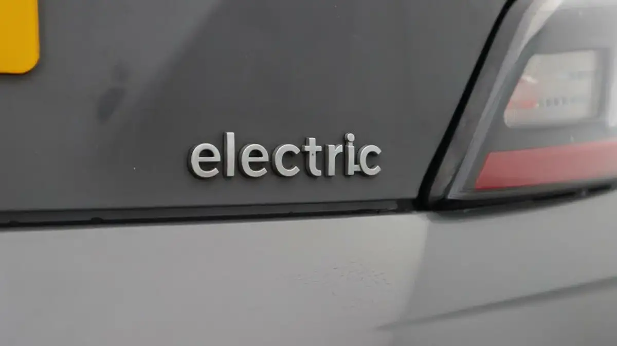 2022-hyundai-kona-e-premium-204ps-64kwh-7kw-obc-big-22