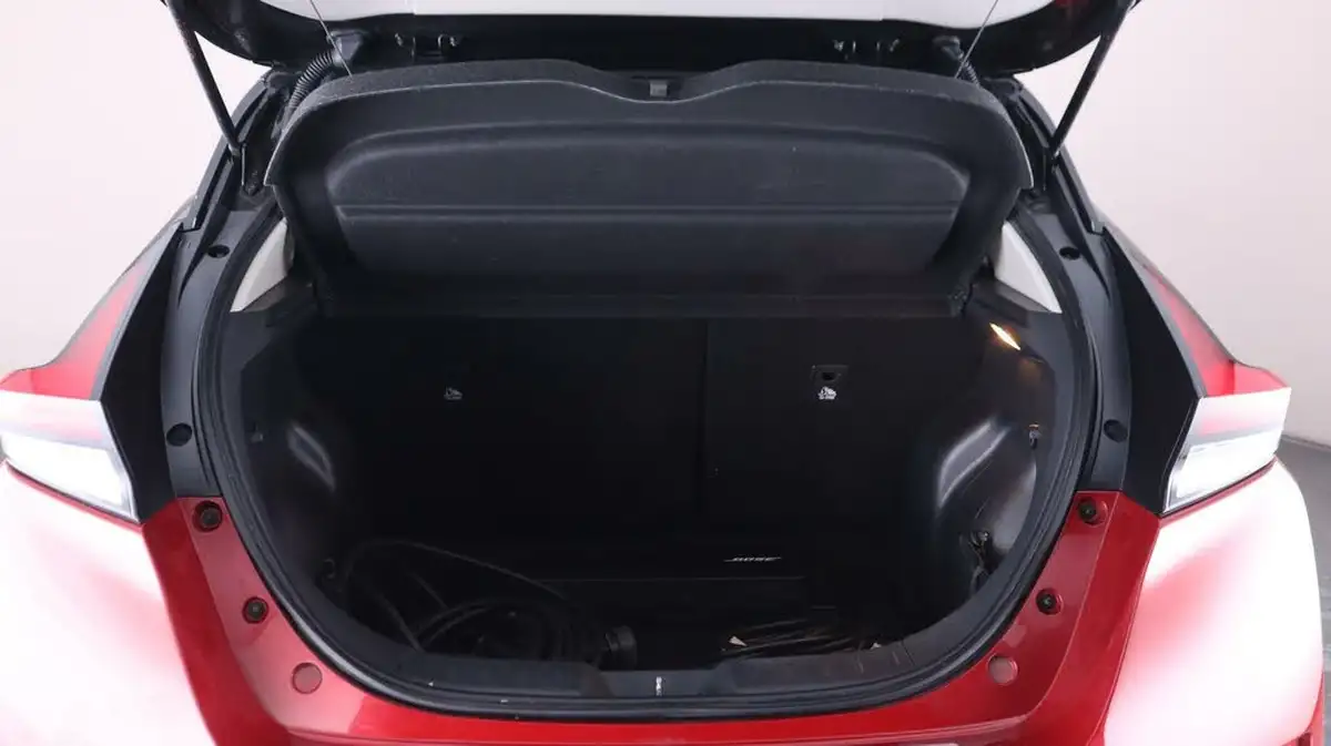 2021-nissan-leaf-e-e-tekna-big-17