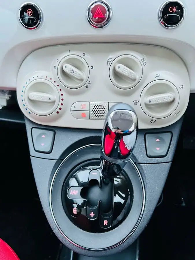 2013-fiat-500-12-lounge-dualogic-big-24
