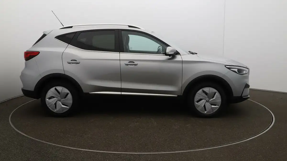 2023-mg-zs-suv-e-trophy-ev-156ps-long-range-big-48