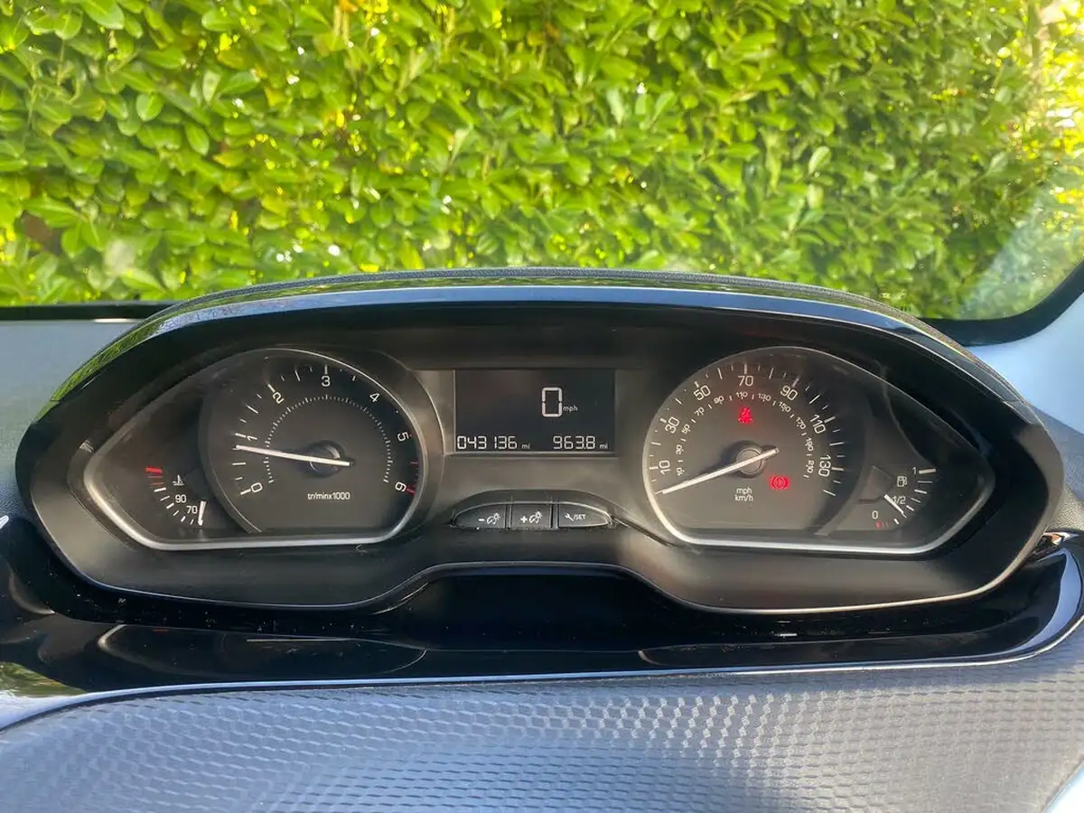 2018-peugeot-208-16bluehdi-allure-75bhp-big-76