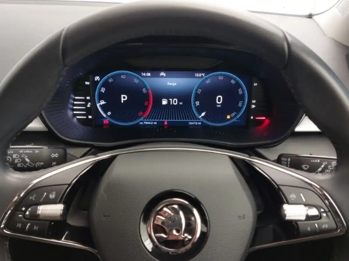 2022-skoda-fabia-10-tsi-colour-edition-109ps-dsg-big-18