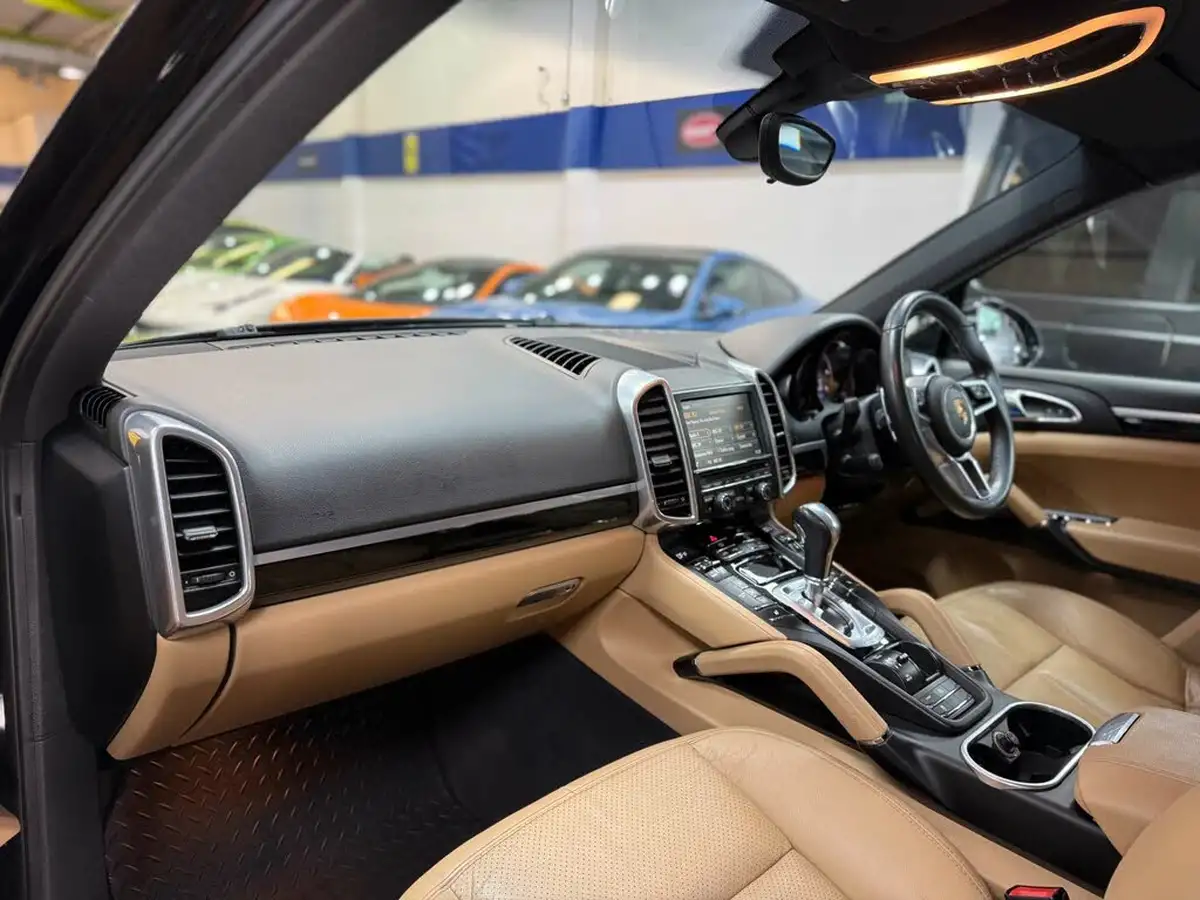 2015-porsche-cayenne-30td-big-50