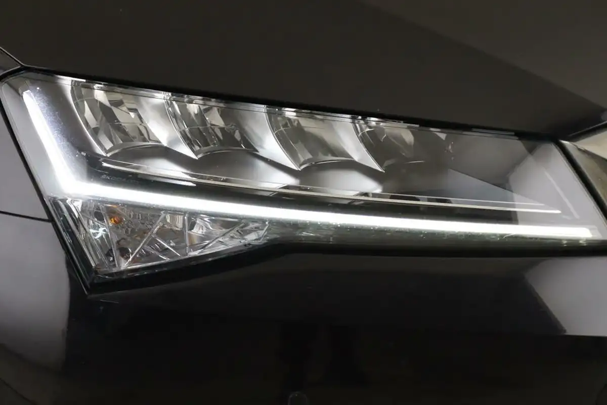 2021-skoda-superb-15-tsi-se-technology-hatchback-big-8