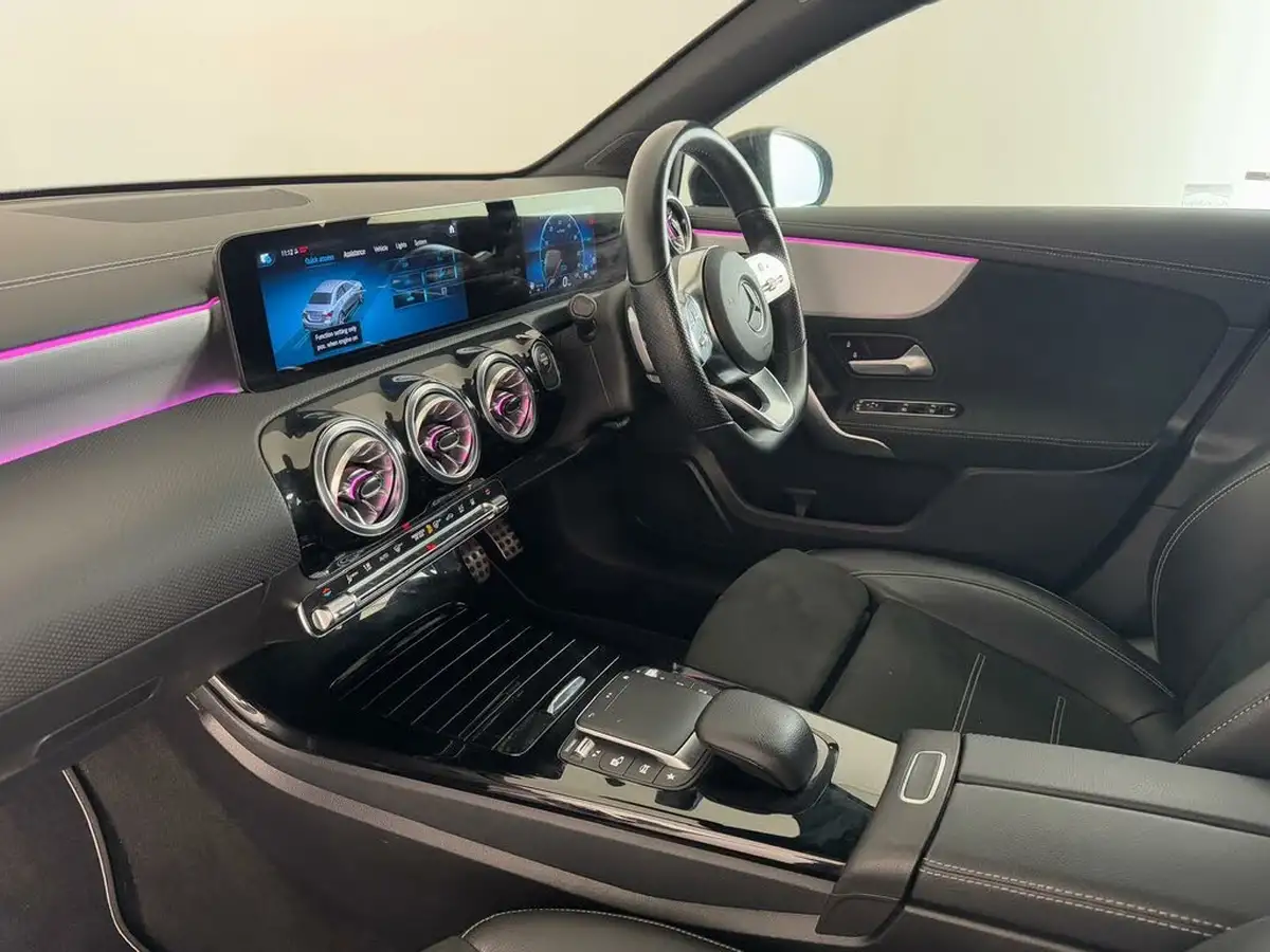 2022-mercedes-benz-a-class-20-a250-amg-line-executive-edition-saloon-4d-big-13