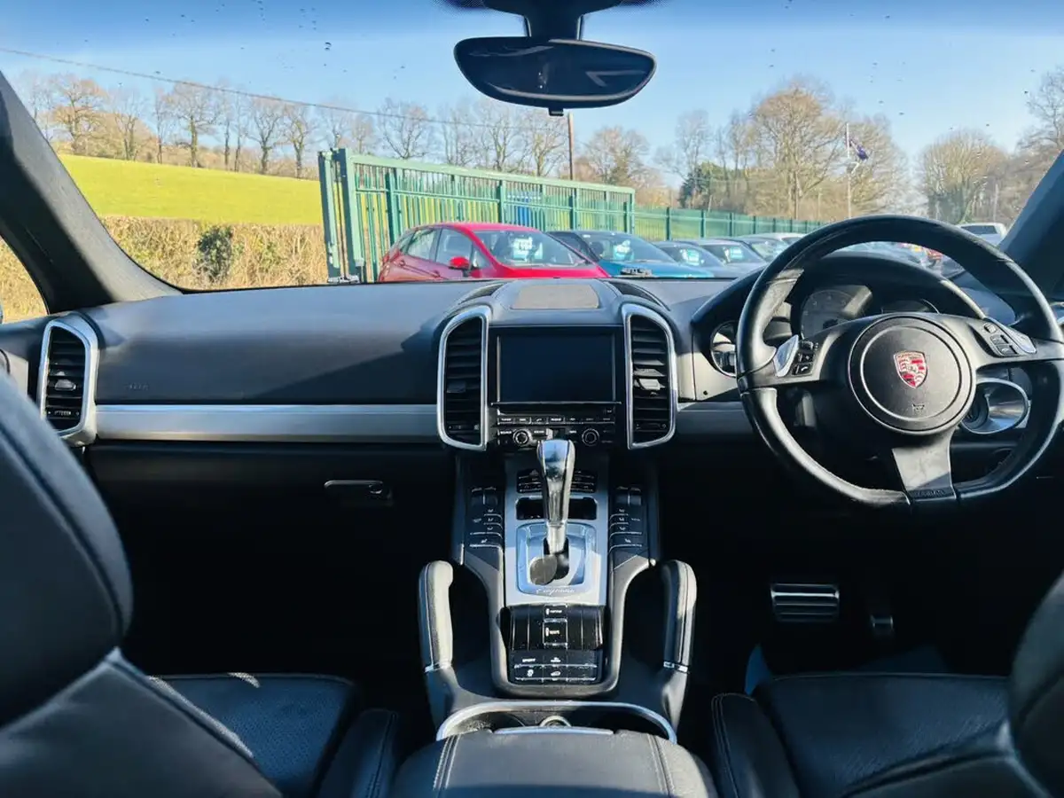 2010-porsche-cayenne-30-s-big-14