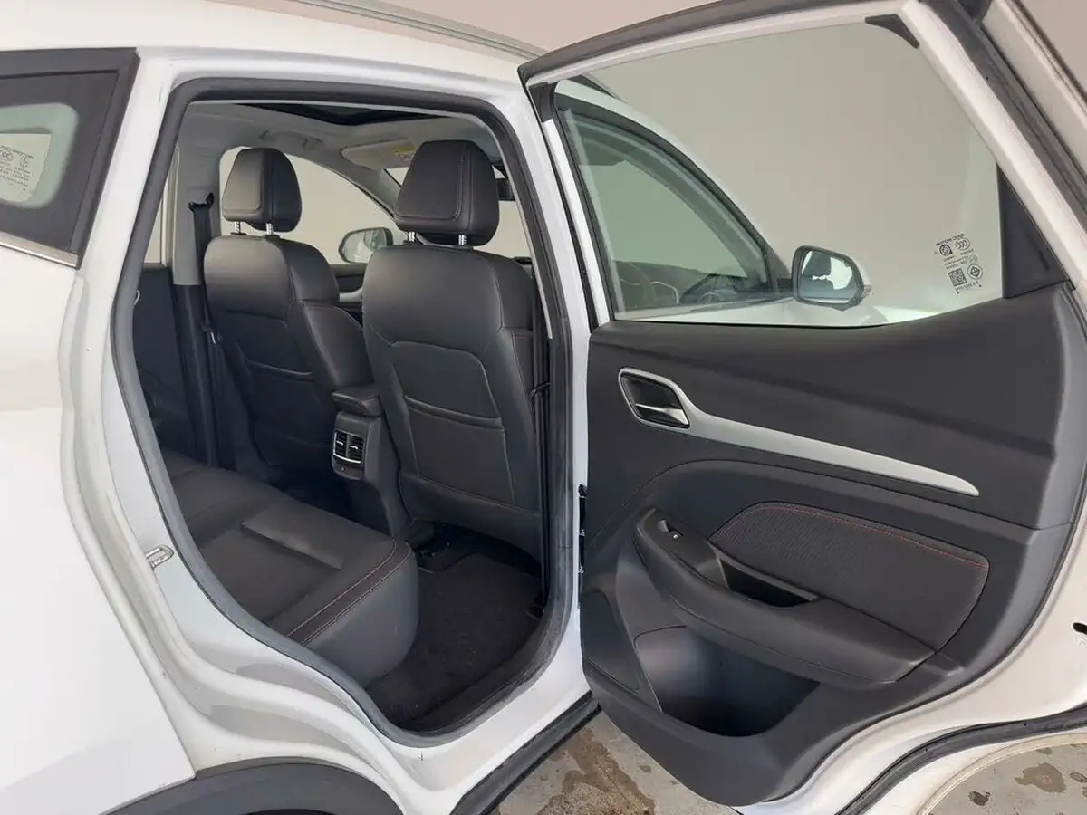 2022-mg-zs-suv-e-trophy-ev-156ps-long-range-big-14