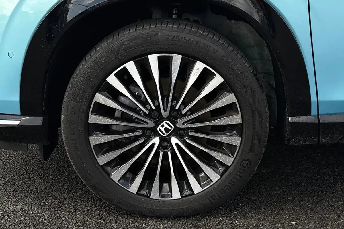 2024-honda-eny1-e-advance-big-14
