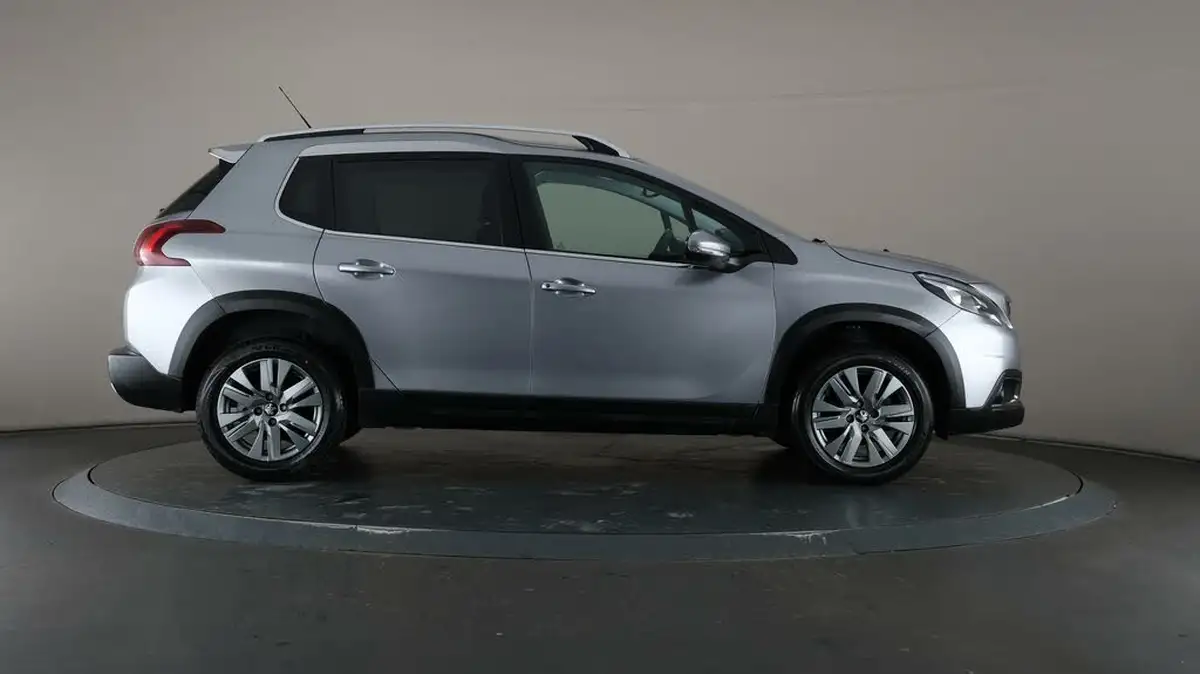 2019-peugeot-2008-suv-12-puretech-allure-82bhp-big-51