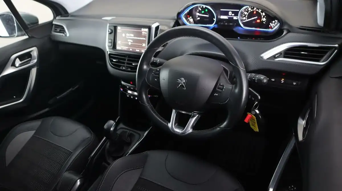 2019-peugeot-2008-suv-12-puretech-allure-82bhp-big-9