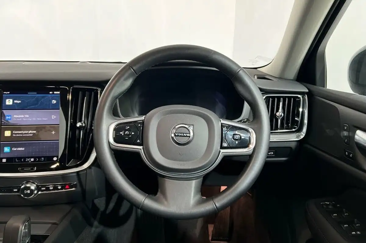 2022-volvo-v60-20-b3-plus-station-wagon-big-19