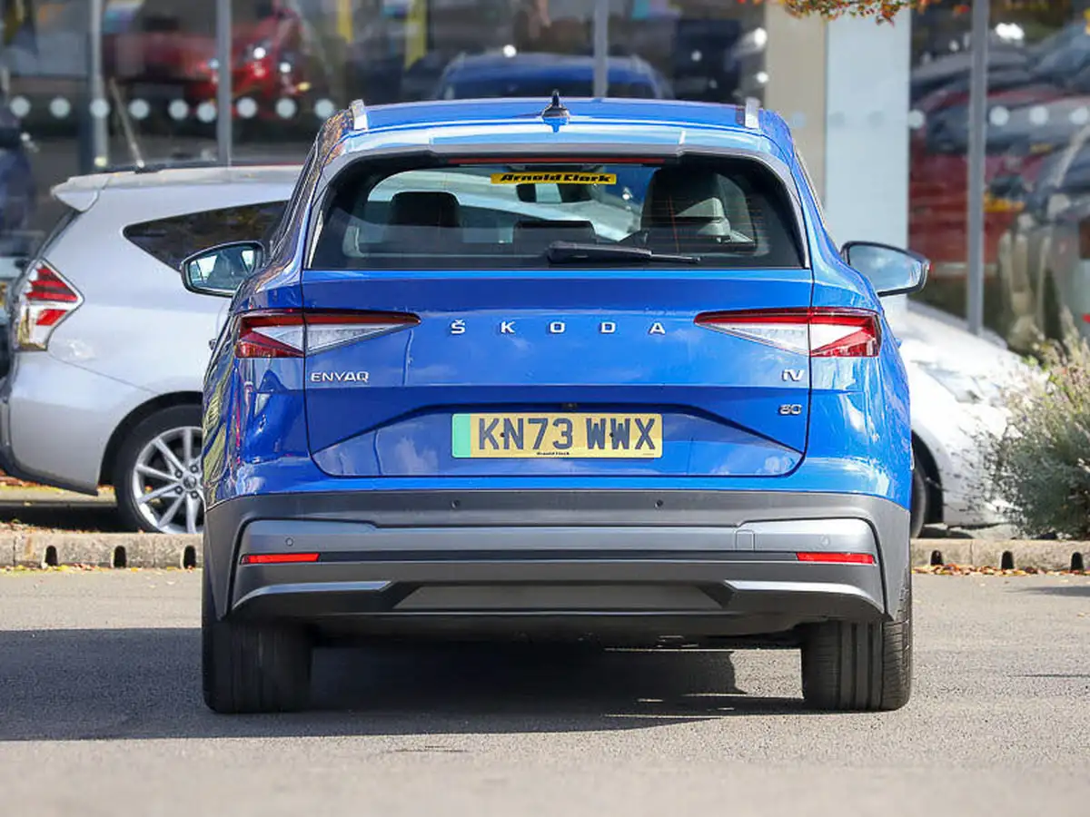2022-skoda-enyaq-e-80-82-kwh-big-18