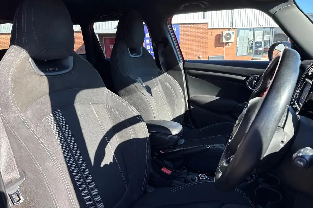 2019-mini-cooper-15-cooper-sport-ss-hatchback-5d-big-23
