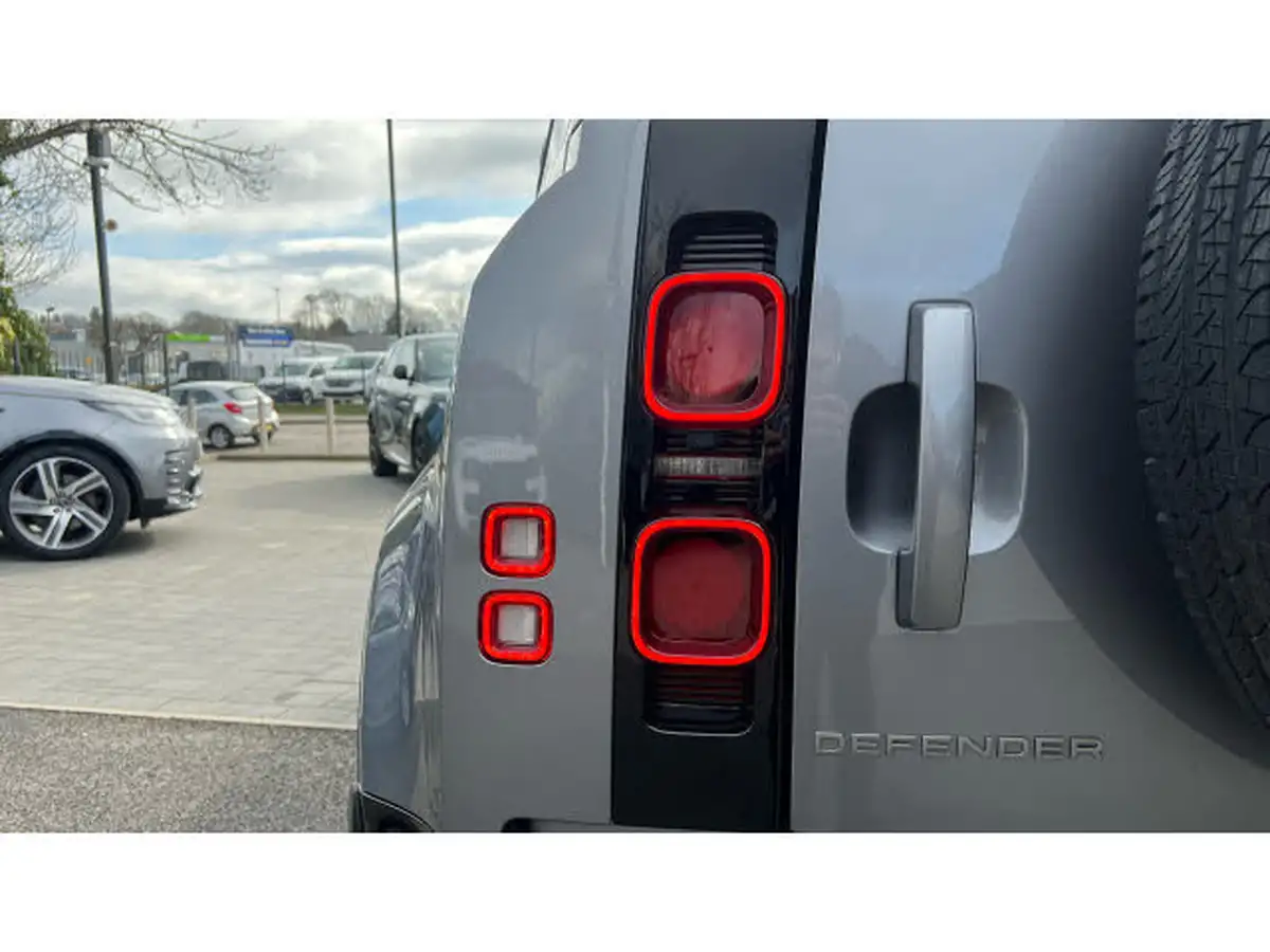 2022-land-rover-110-defender-30-d250-x-dynamic-se-big-30