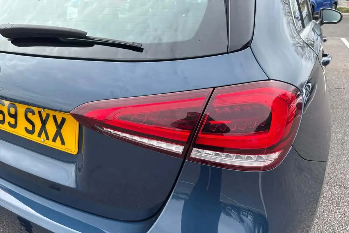 2019-mercedes-benz-a-class-15d-a180d-sport-executive-hatchback-5d-7g-dct-big-15