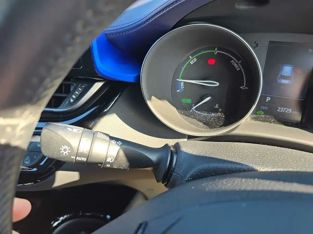 2020-toyota-c-hr-20-vvt-i-dynamic-big-31