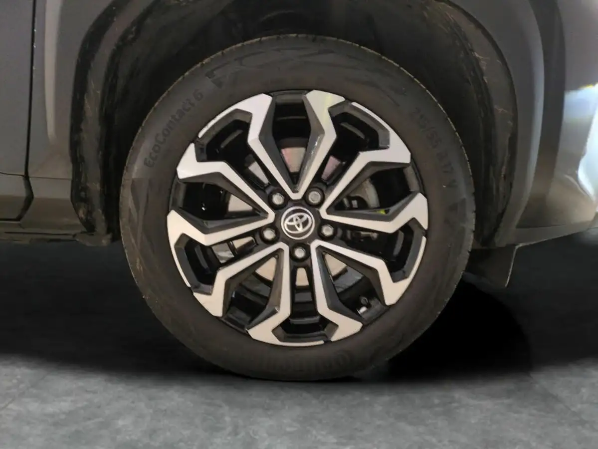 2024-toyota-yaris-cross-15-vvt-i-design-big-19