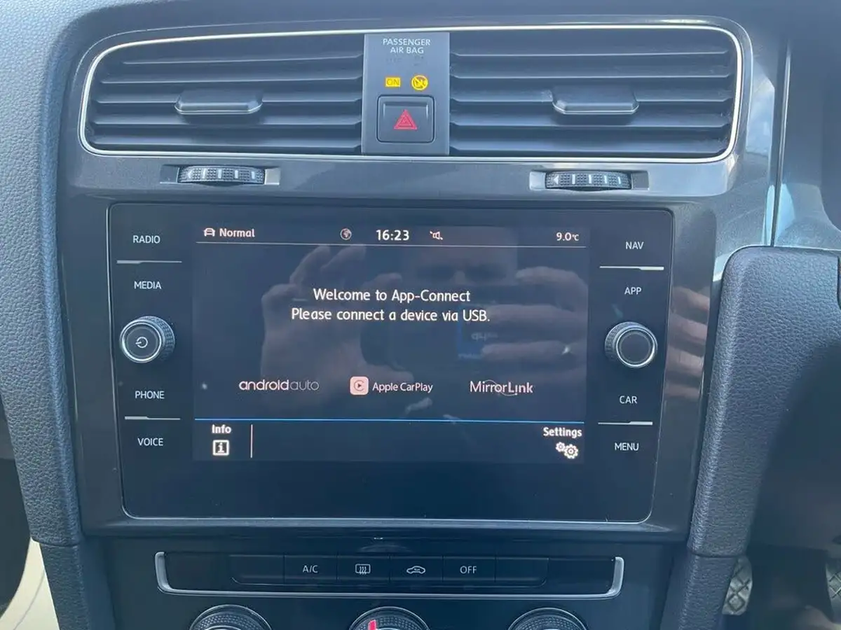 2019-volkswagen-golf-16tdi-match-hatchback-5d-big-9