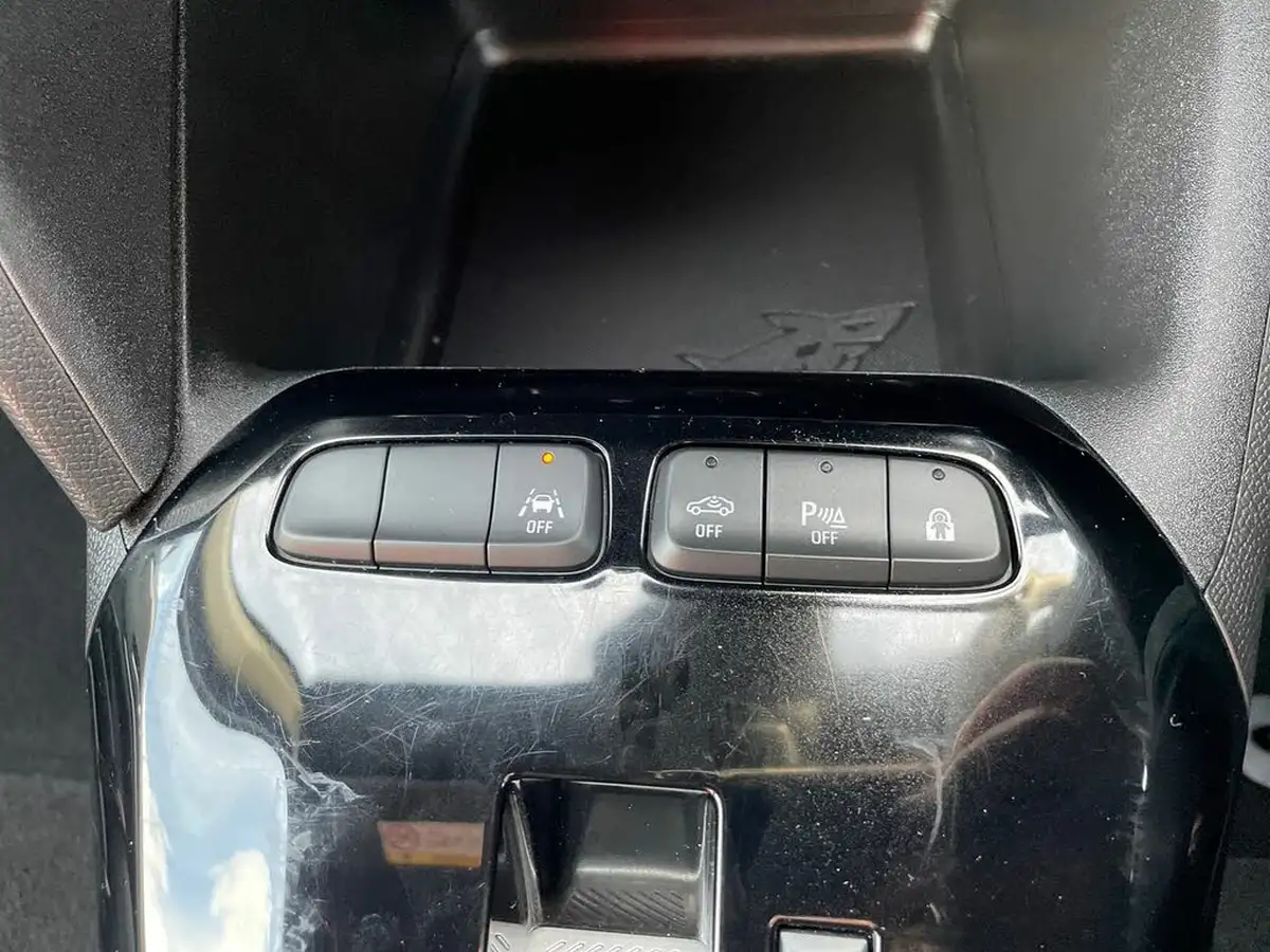 2023-vauxhall-corsa-e-gs-electric-136ps-11kw-charger-big-23