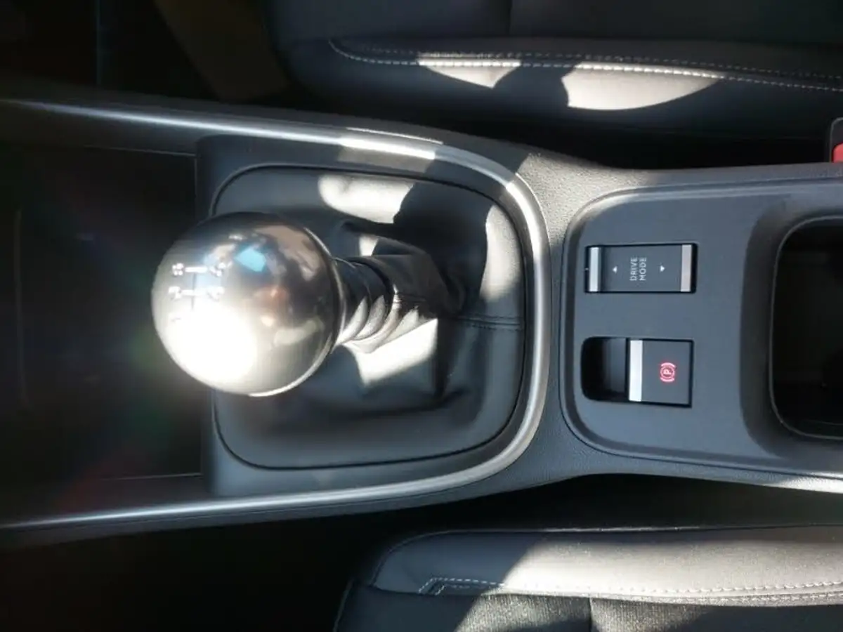 2025-jeep-avenger-12-gse-summit-big-18
