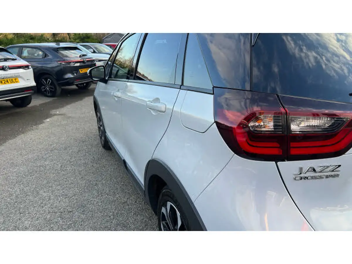 2020-honda-jazz-15-i-mmd-crosstar-ex-big-15