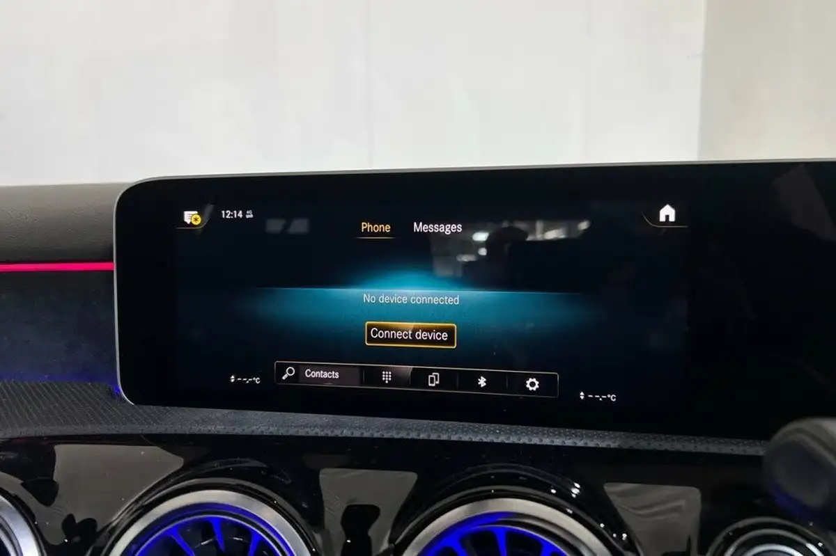 2019-mercedes-benz-a-class-20-a250-amg-line-premium-plus-hatchback-5d-big-15