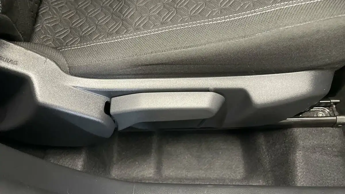 2023-toyota-aygo-x-10-vvt-i-edge-big-21