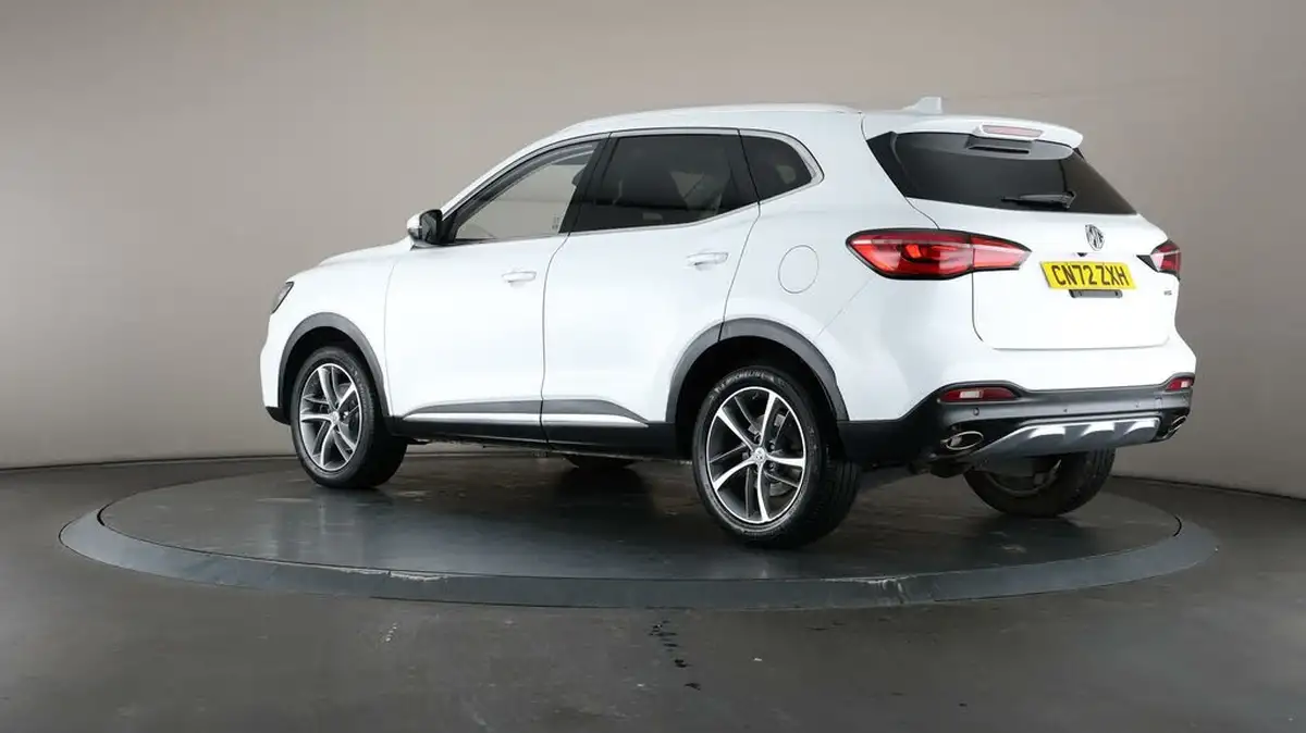 2022-mg-hs-15t-gdi-exclusive-162ps-big-72