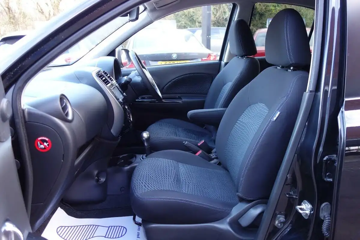 2017-nissan-micra-12-n-tec-cvt-big-15