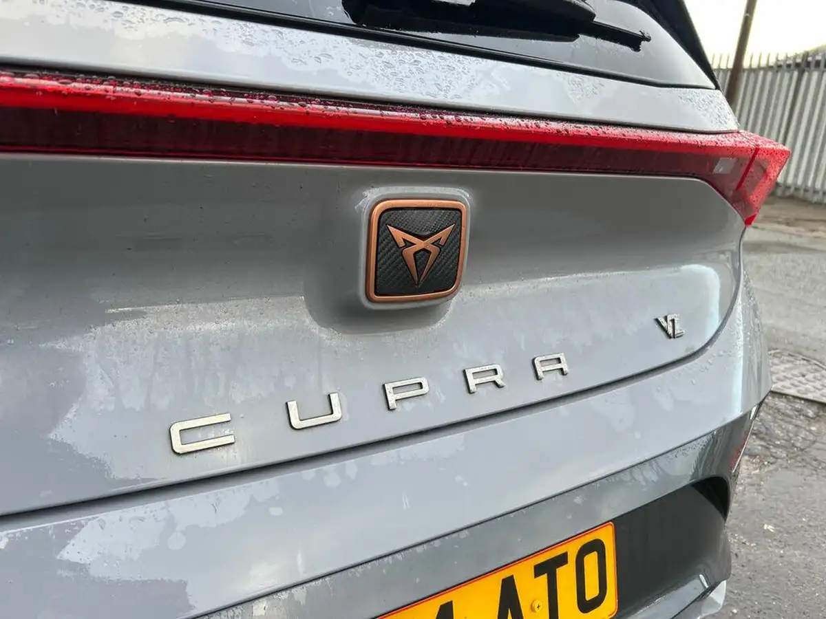 2024-cupra-born-e-vz-big-39