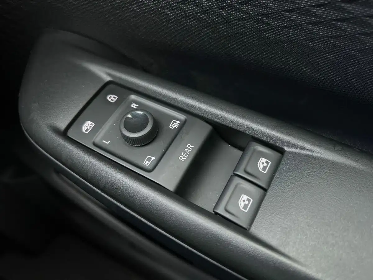 2024-cupra-born-e-vz-big-17