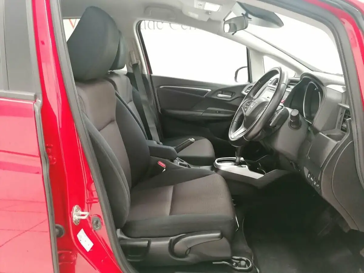 2016-honda-jazz-13-i-vtec-ex-navi-cvt-big-10