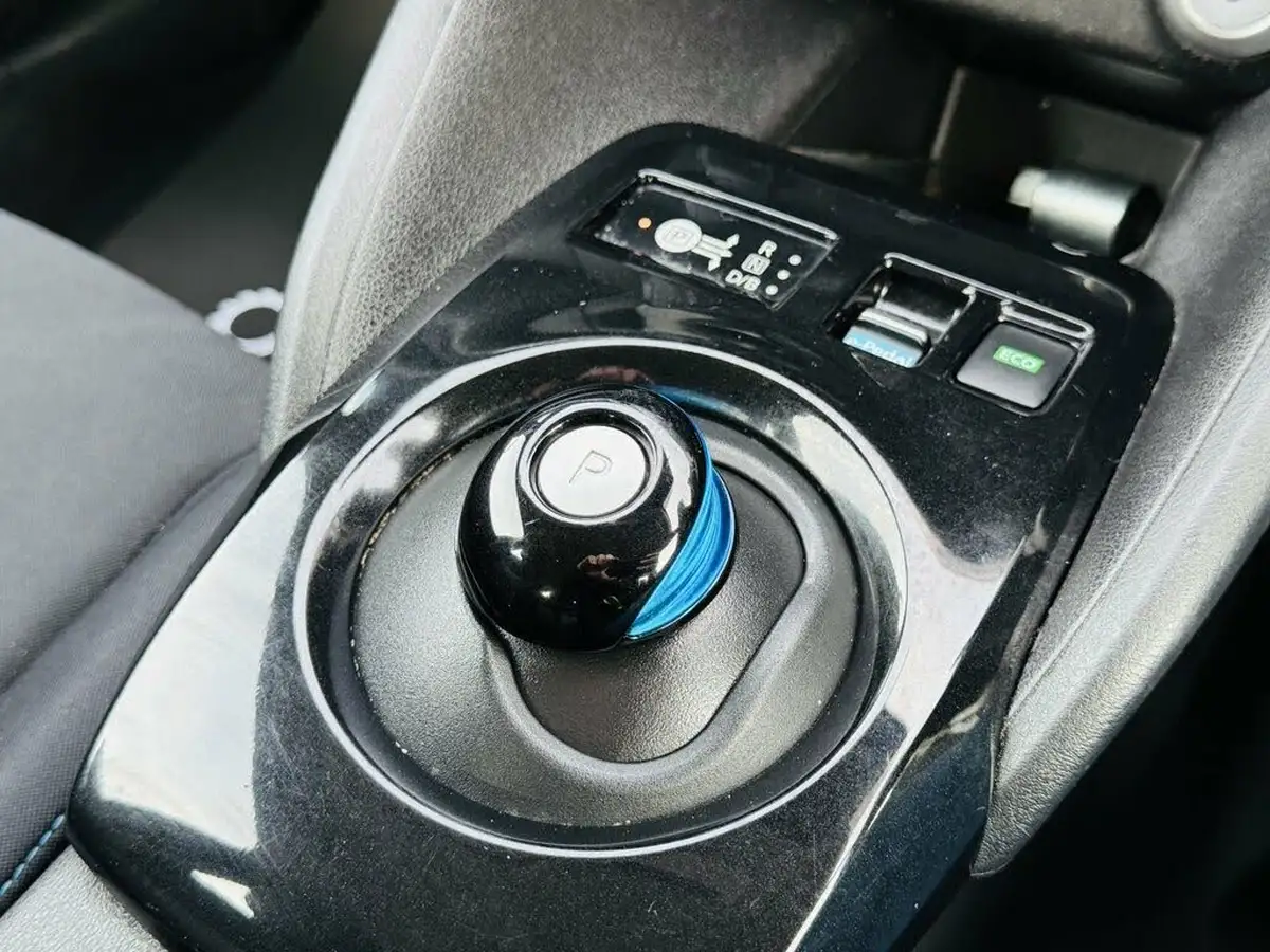 2020-nissan-leaf-e-acenta-big-13