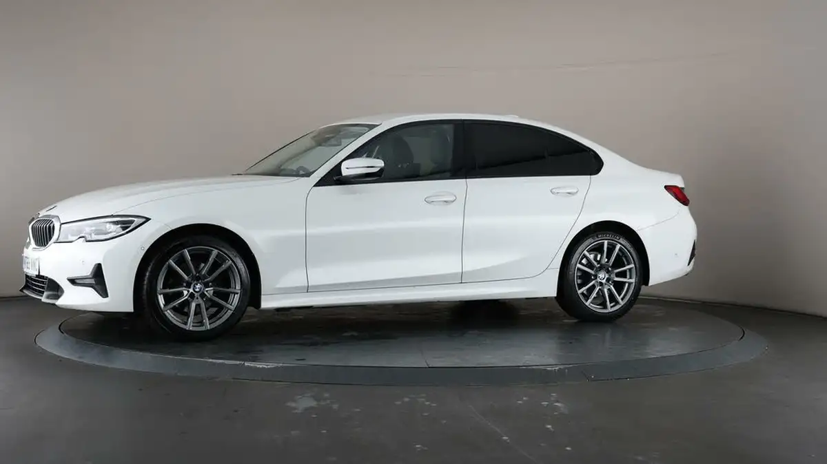2019-bmw-3-series-20td-320d-sport-190bhp-saloon-4d-auto-big-40