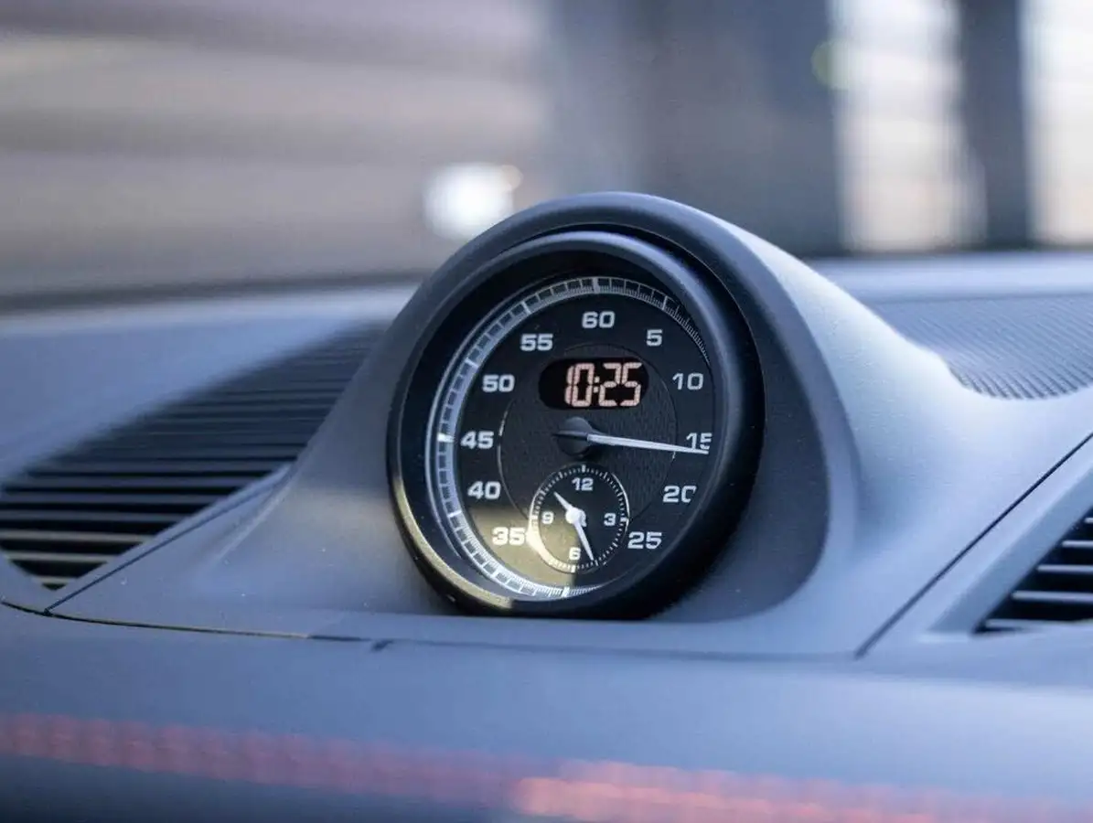 2024-porsche-macan-20-big-13