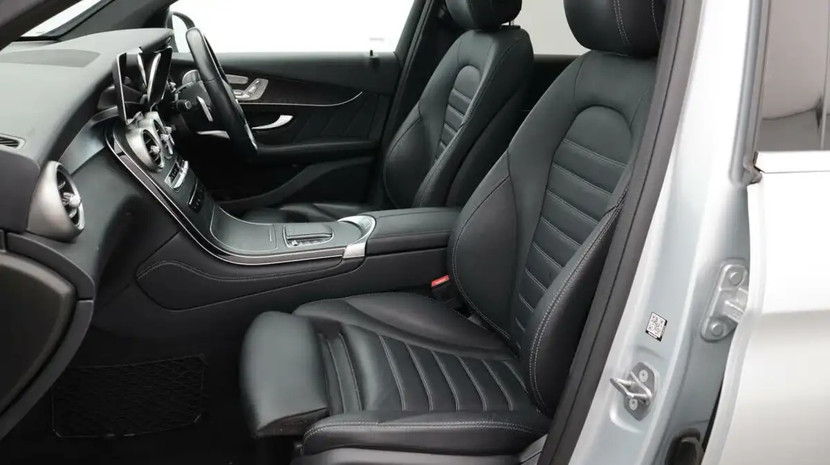 2020-mercedes-benz-glc-class-20d-glc300d-amg-line-premium-plus-station-wagon-5d-big-14