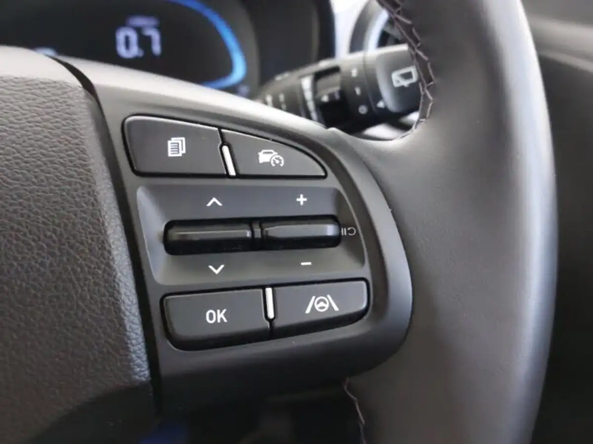2024-hyundai-i10-10-premium-63ps-auto-big-16