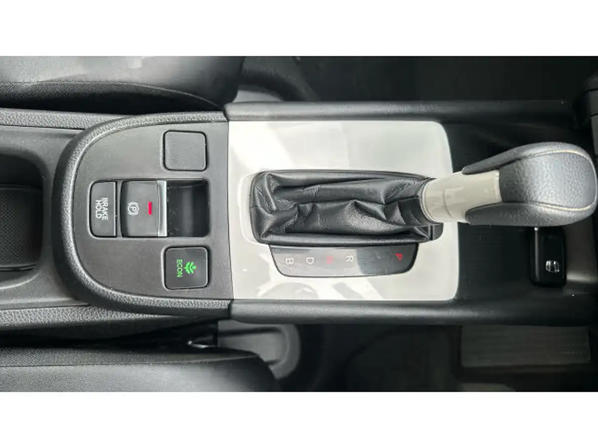 2021-honda-jazz-15-i-mmd-sr-109ps-big-16