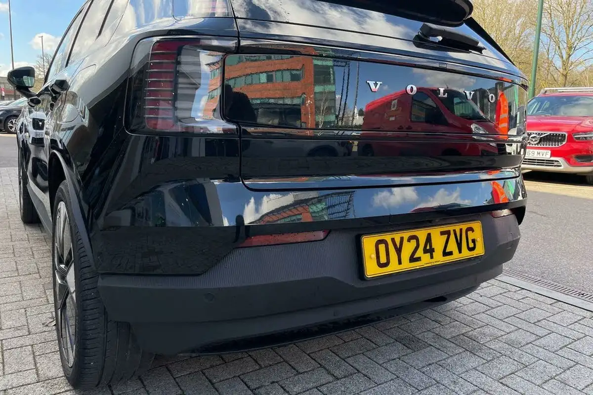 2024-volvo-ex30-e-single-motor-ultra-big-16
