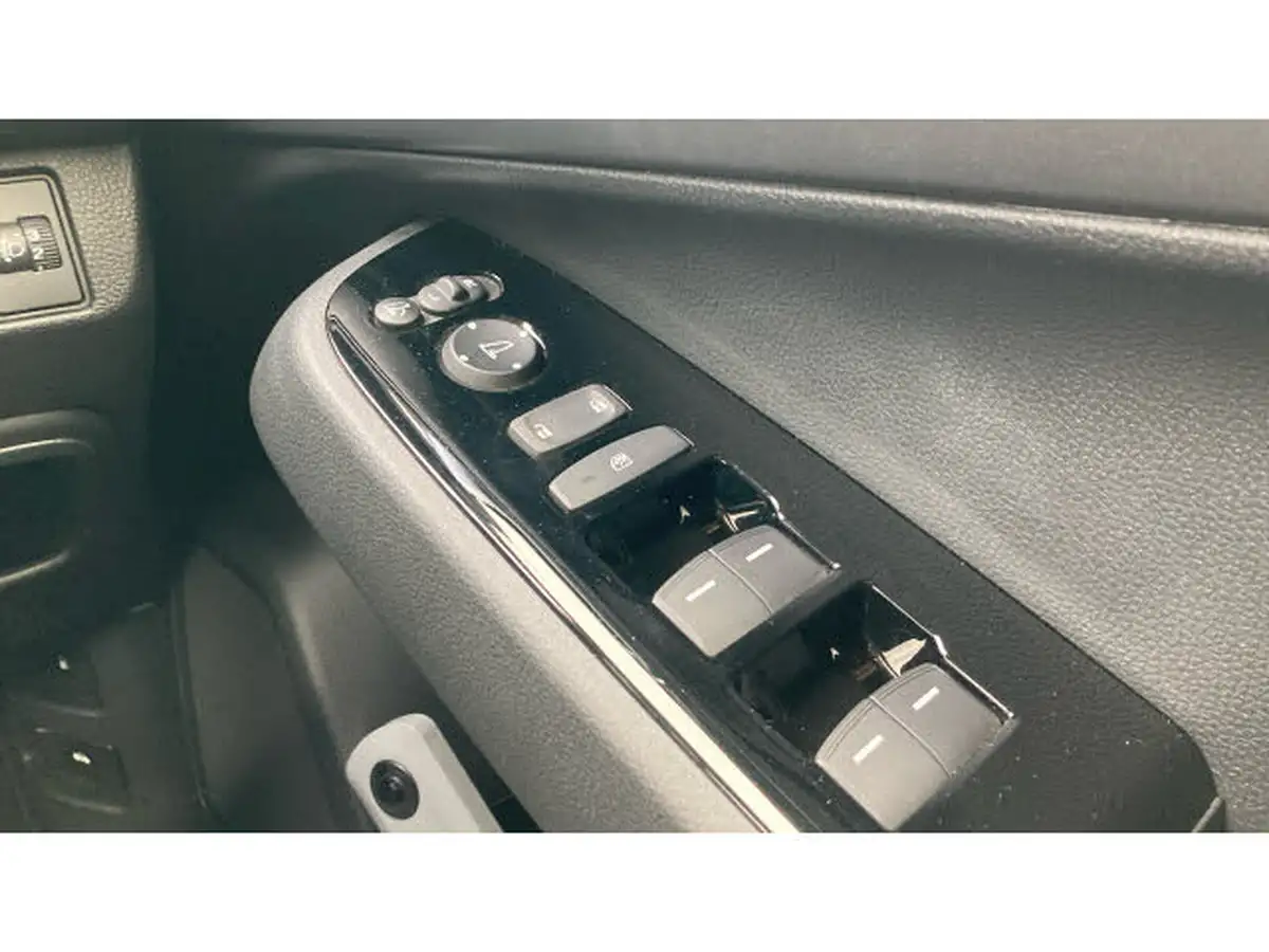 2023-honda-hr-v-15-i-mmd-advance-big-37