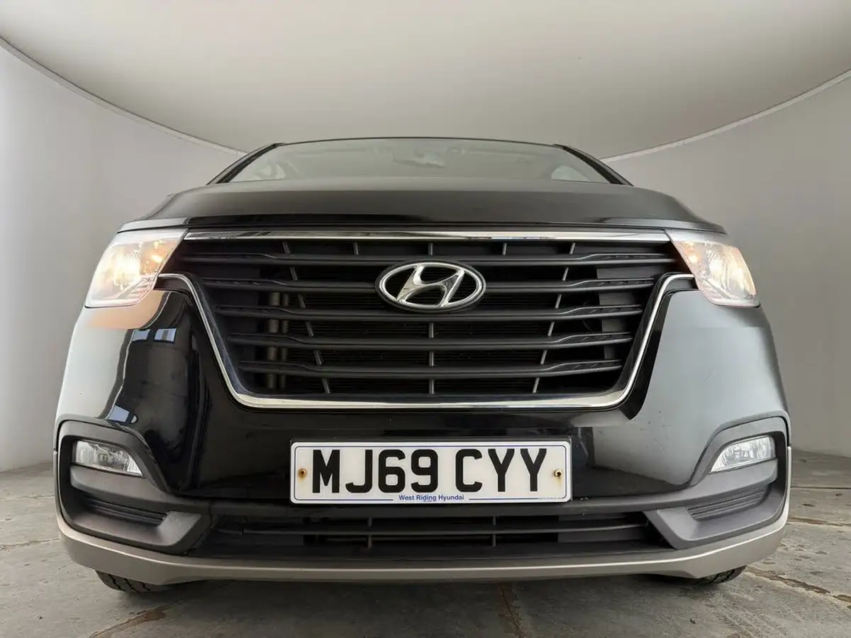 2019-hyundai-i800-25crdi-se-nav-136ps-big-18