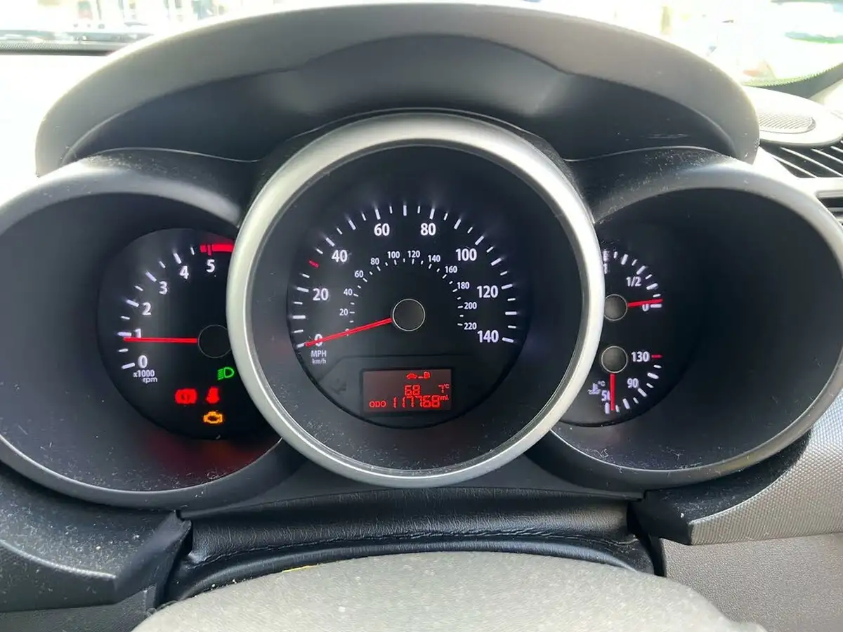 2013-kia-soul-16td-2-big-10