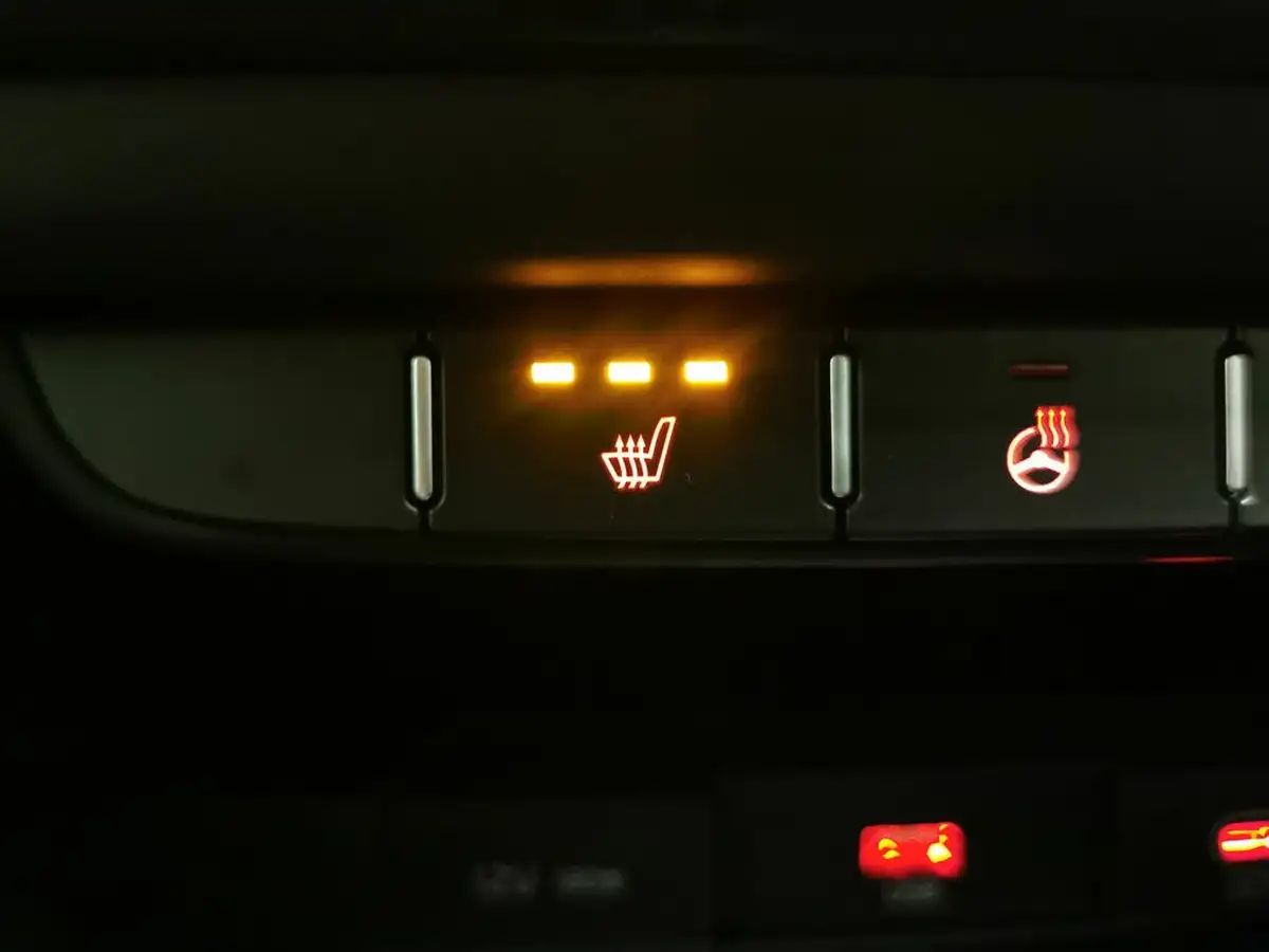 2022-kia-ceed-15-t-gdi-gt-line-big-21