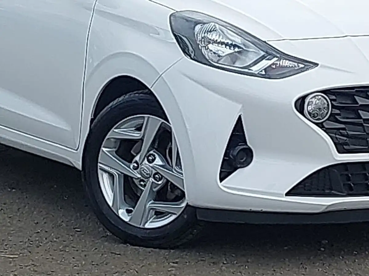 2022-hyundai-i10-10-se-connect-auto-big-8