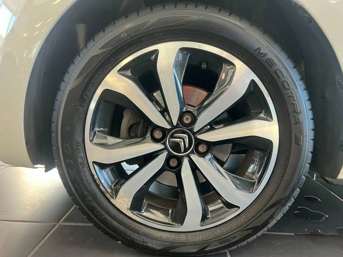 2018-citroen-c1-12-puretech-flair-5d-big-16