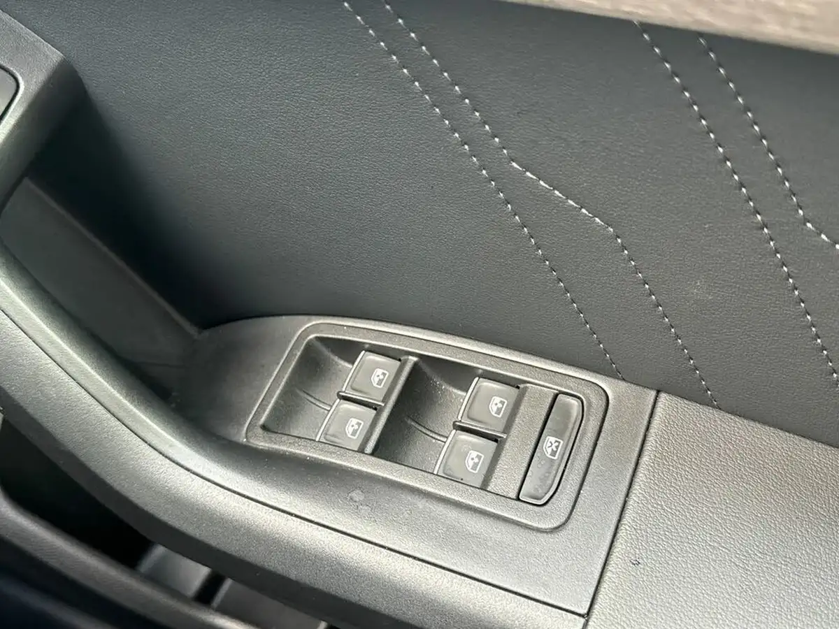 2024-seat-ateca-15-ecotsi-xperience-dsg-big-17