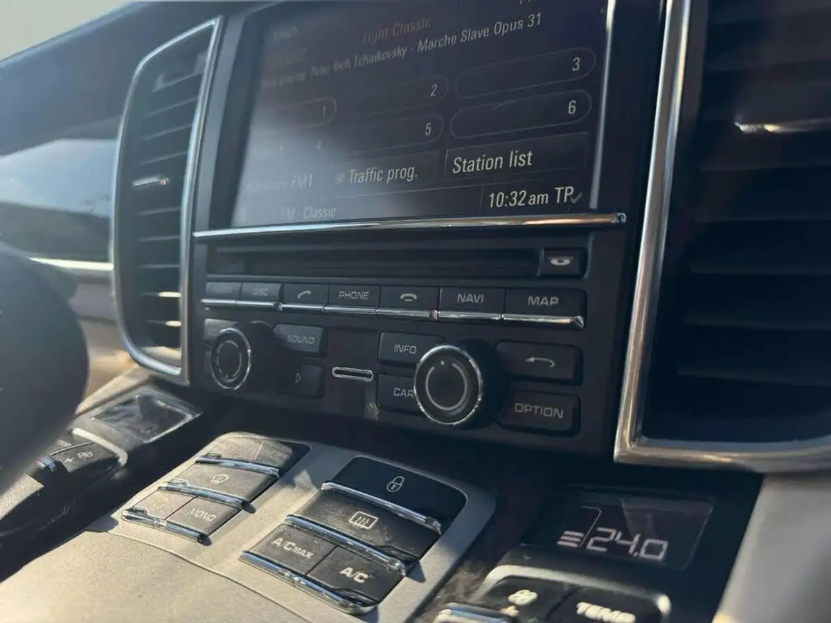 2010-porsche-panamera-48-4s-big-67