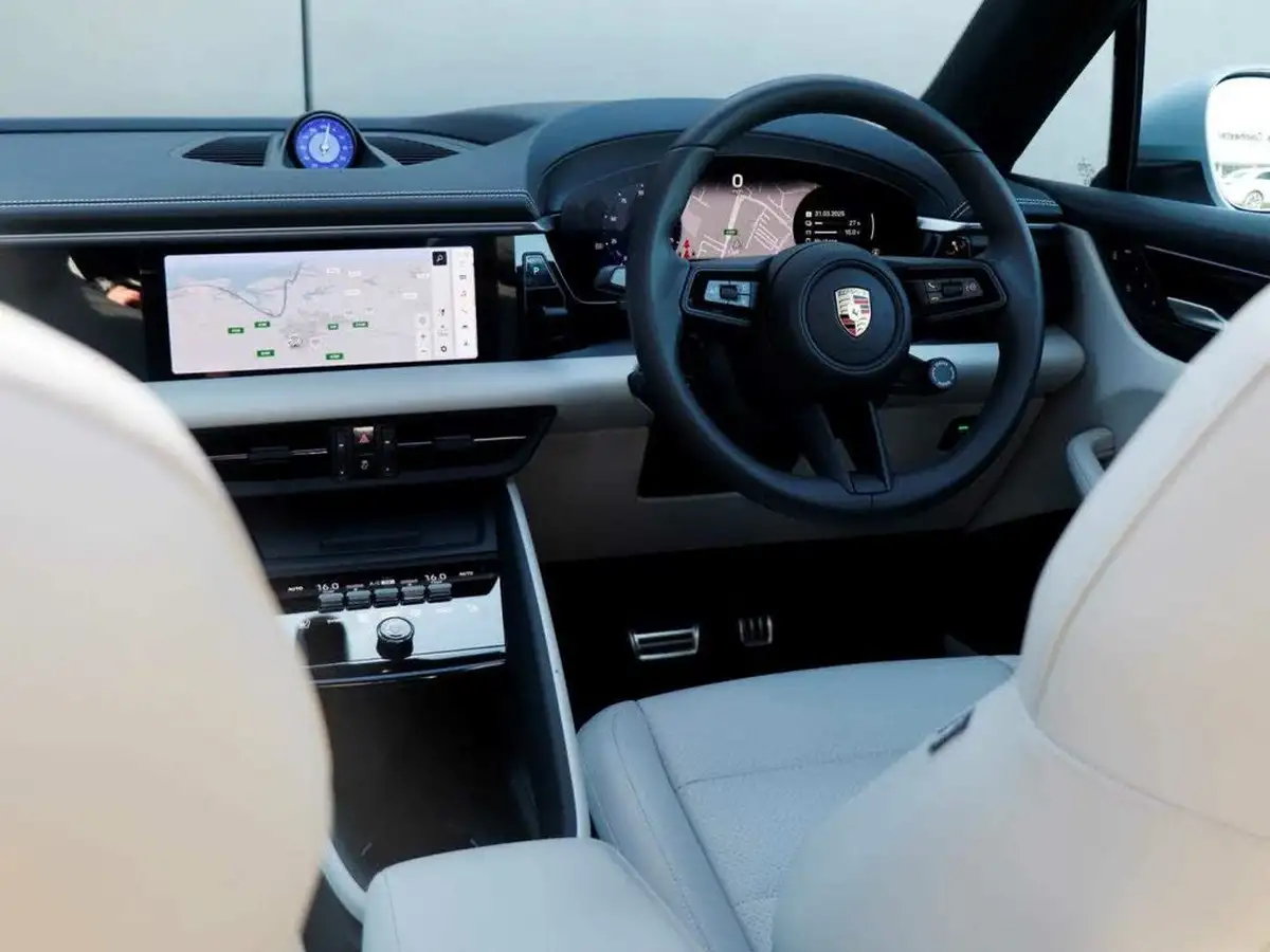 2025-porsche-macan-e-4s-electric-big-11