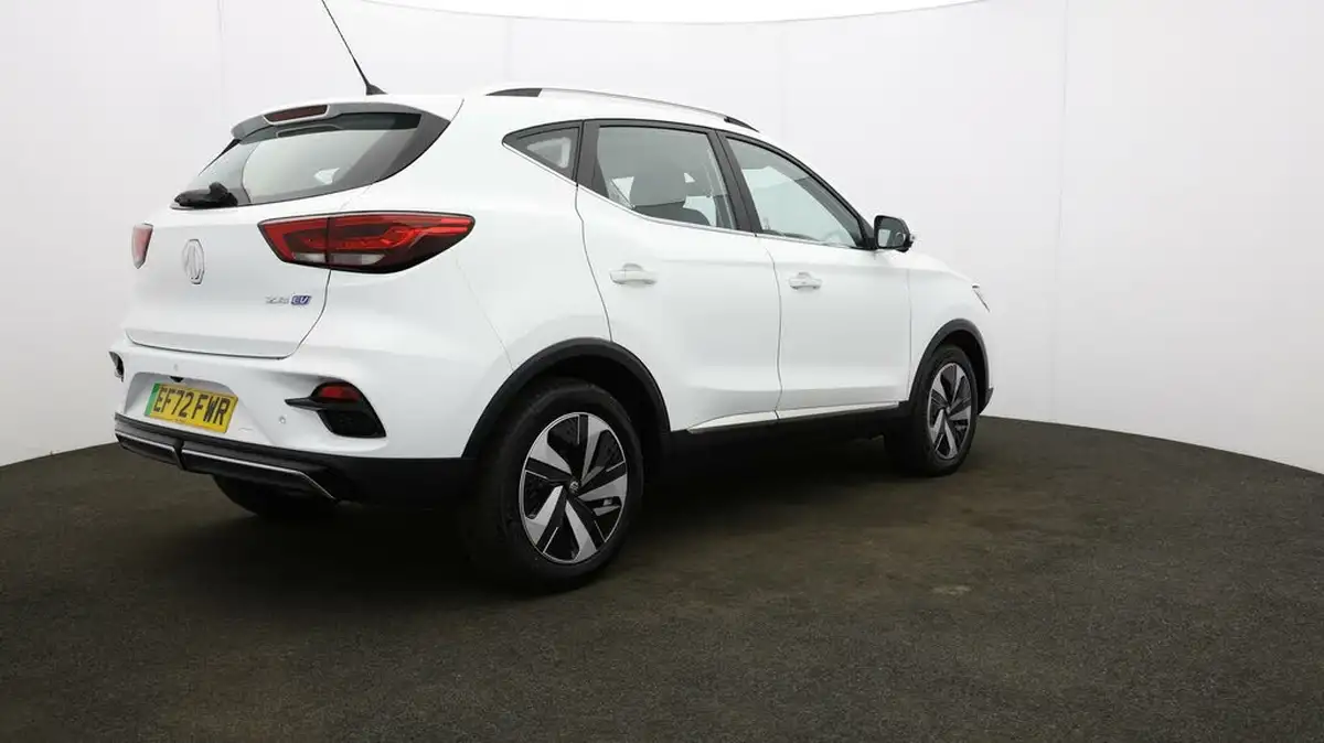 2023-mg-zs-suv-e-trophy-connect-ev-156ps-long-range-big-58